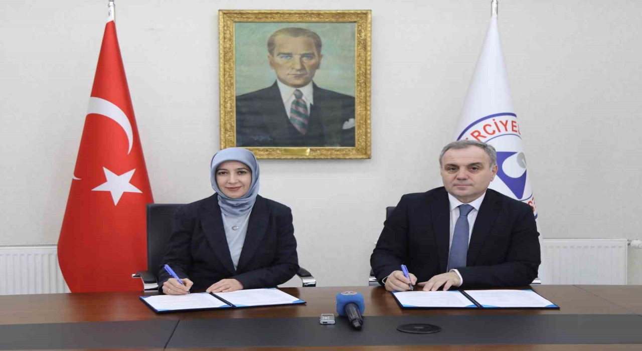 ERÜde İŞKUR Gençlik Programının İşbirliği Protokolü imzalandı