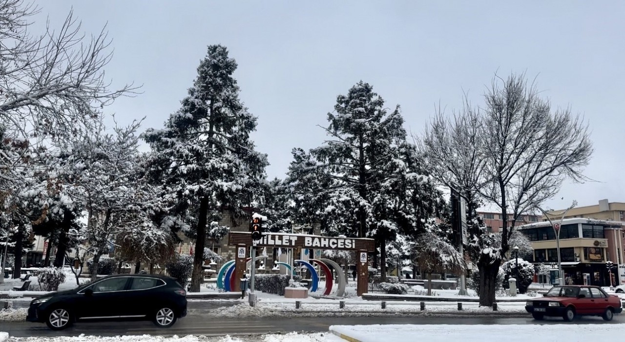 Erzincanda kar ve tipi etkisini sürdürdü