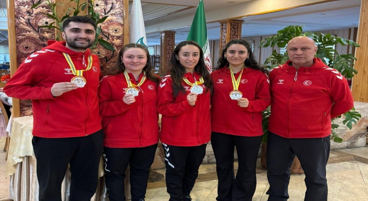 Erzincanlı sporcular İrandan madalya ile döndü