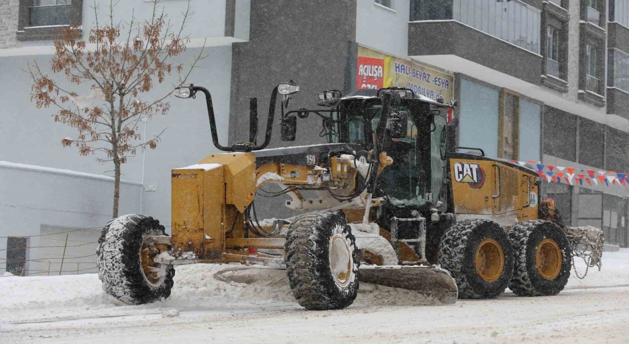 Erzurumda 995 köy yolu ulaşıma kapalı