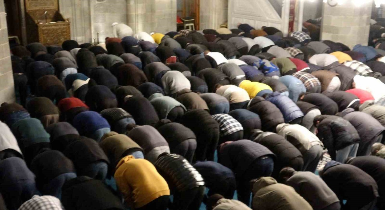 Erzurumda ilk teravih namazı heyecanı