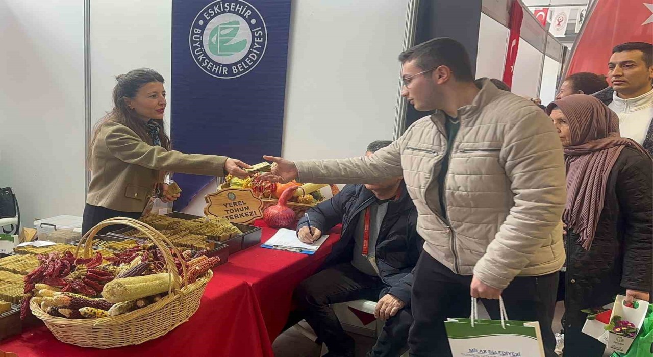 Eskişehir Büyükşehir standı Bornovada büyük ilgi gördü