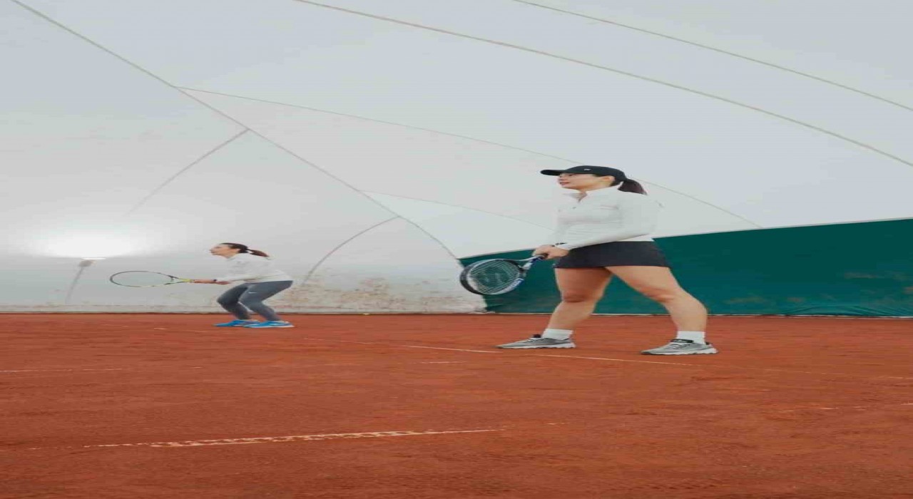 Espark Kadınlar Tenis Turnuvasında kıyasıya rekabet devam ediyor