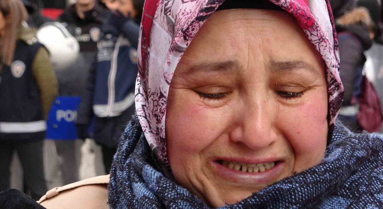 Eylemlere katılan Bitlisli anne: Evladımın ölüm haberini gönderdiler