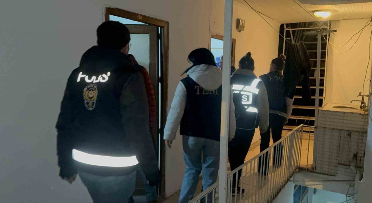 Fethiyede polisten pansiyonlara denetim