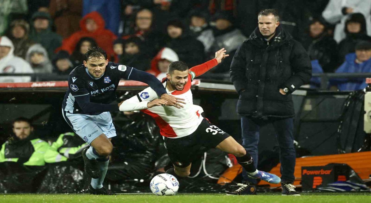 Feyenoordun yeni teknik direktörü Robin van Persie oldu