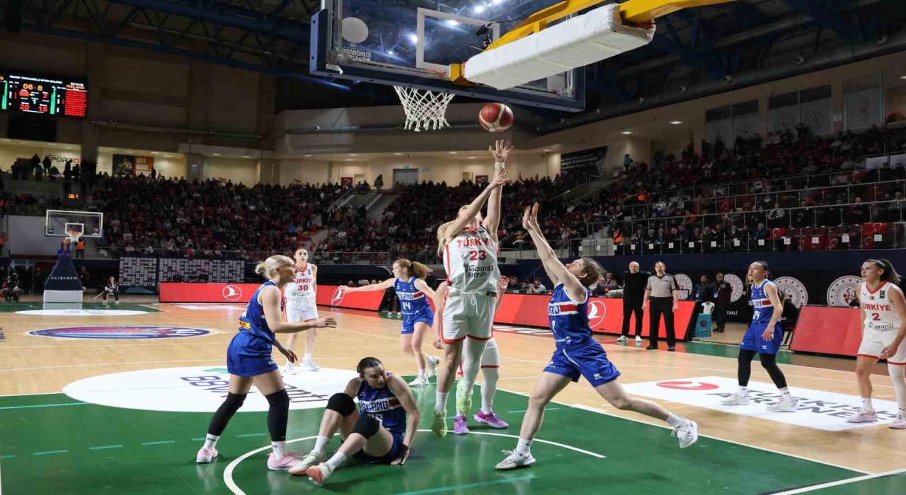 FIBA Kadınlar Avrupa Şampiyonası Grup Elemeleri: Türkiye: 83 - İzlanda: 76