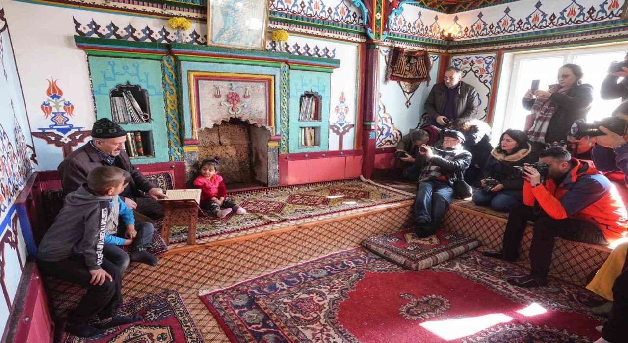 Fotoğraf tutkunları Gümüşhanede tarihi dokuyu kadrajlarına yansıttı