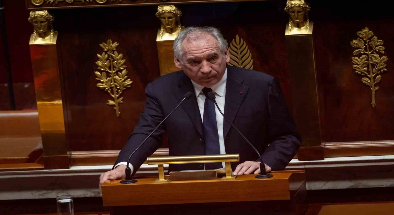 Fransada Bayrou hükümetine yönelik dördüncü gensoru önergesi de reddedildi