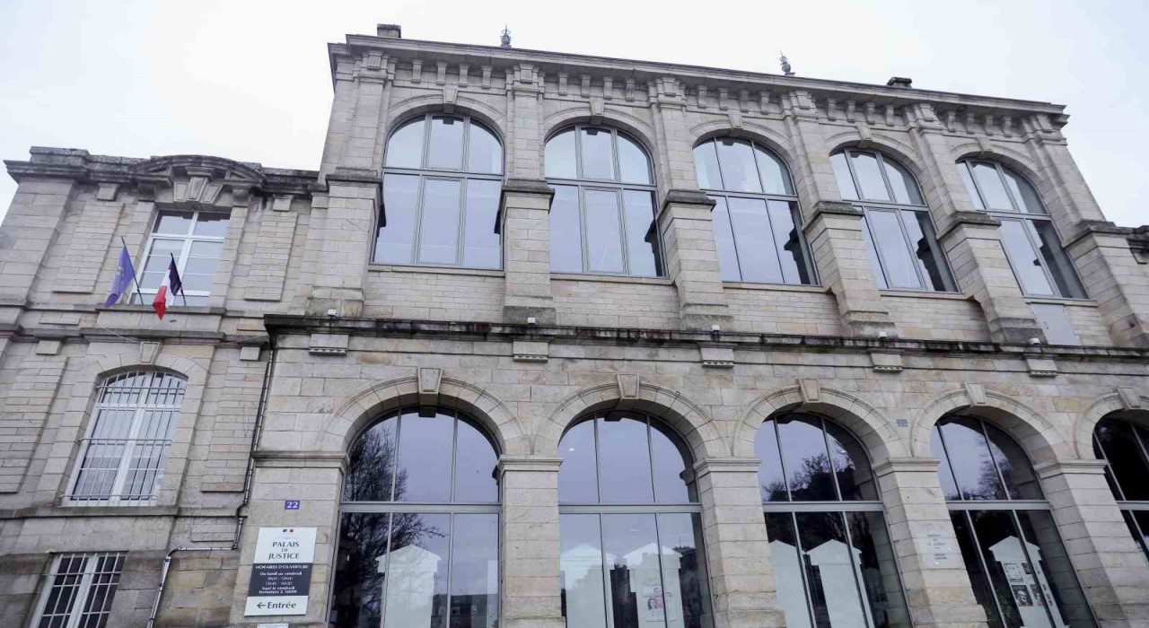 Fransız doktor, yüzlerce çocuğa cinsel istismardan yargılanıyor