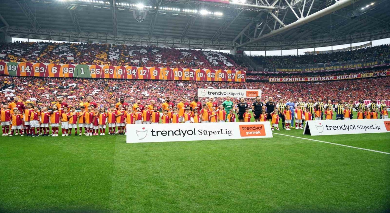 Galatasaray - Fenerbahçe derbisi 100den fazla ülkede yayınlanacak