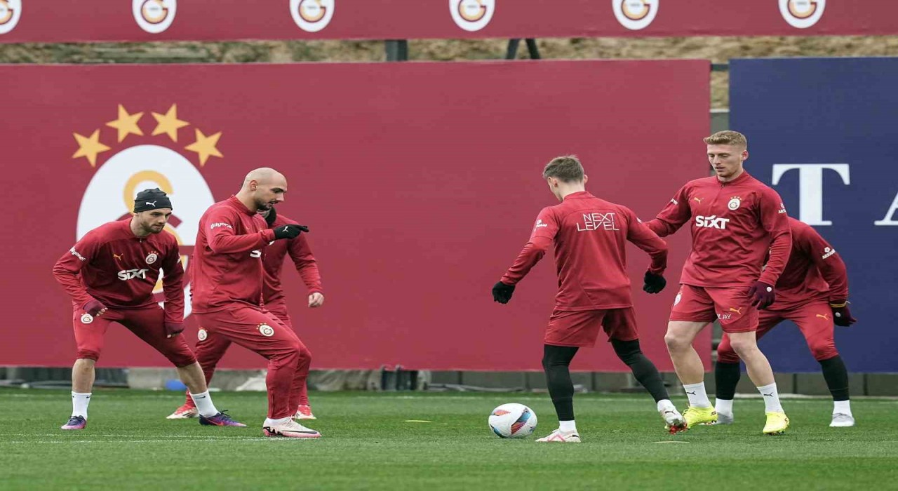 Galatasaray, Rizespor maçı hazırlıklarını Kemerburgazda tamamladı