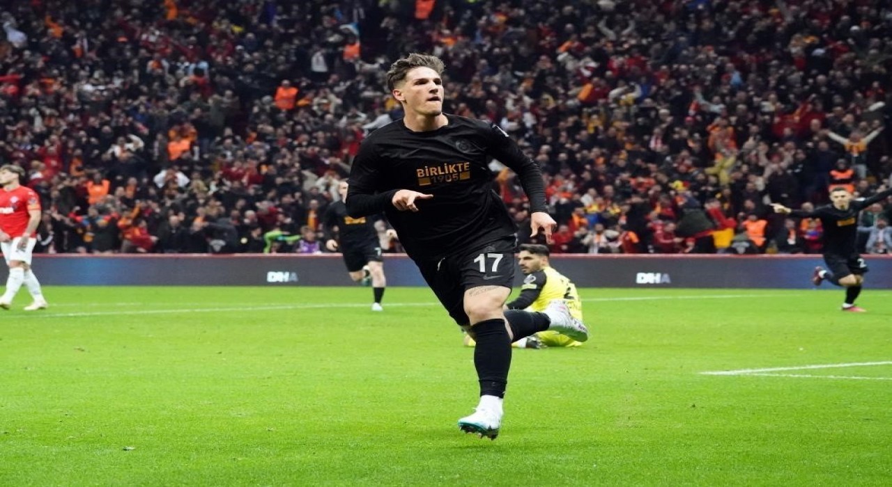 Galatasaray, Zanioloyu Fiorentinaya kiraladı