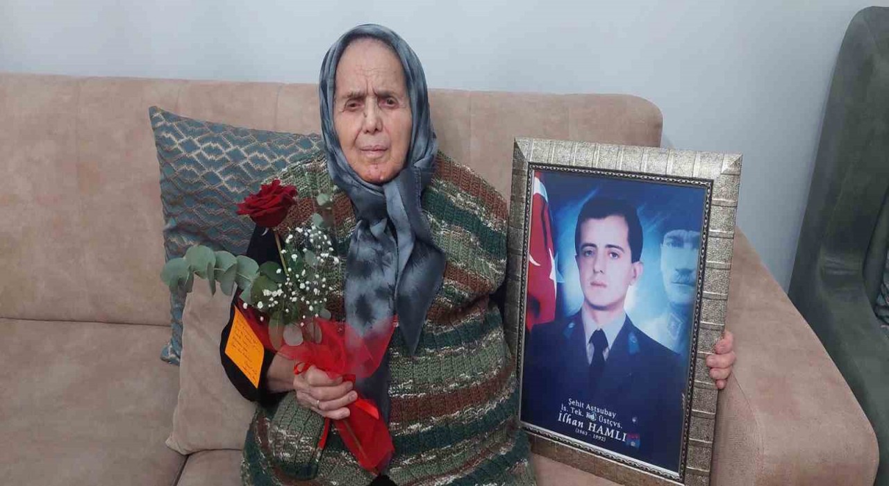 Gazi Tümgeneral Aladan şehit annesine anlamlı hediye