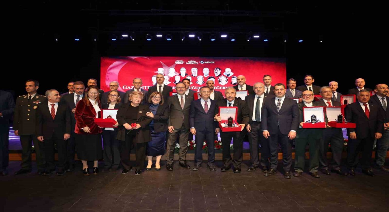 Gaziantepin Gazilik unvanı alışının 104. yılı coşkuyla kutlandı