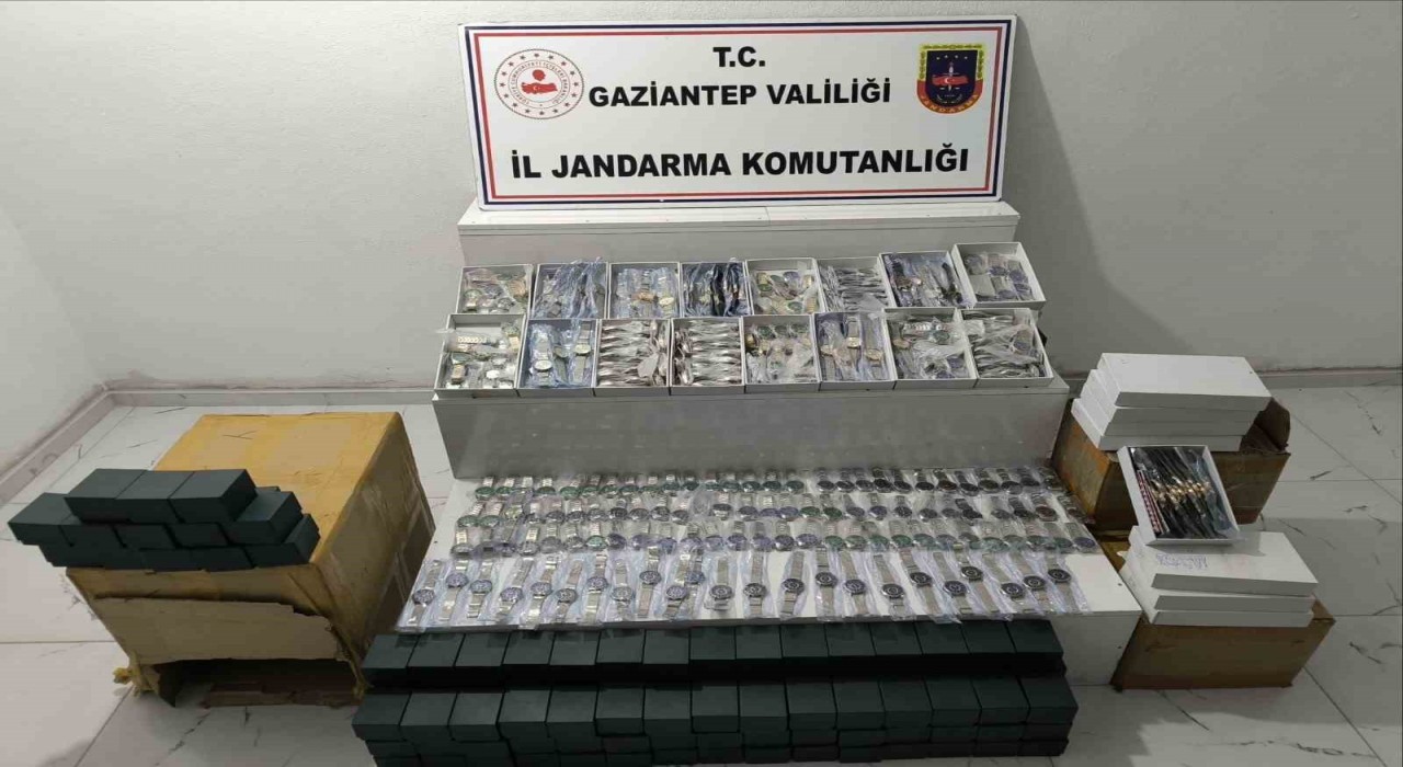 Gaziantepte 2,3 milyon TL değerinde taklit saat ele geçirildi