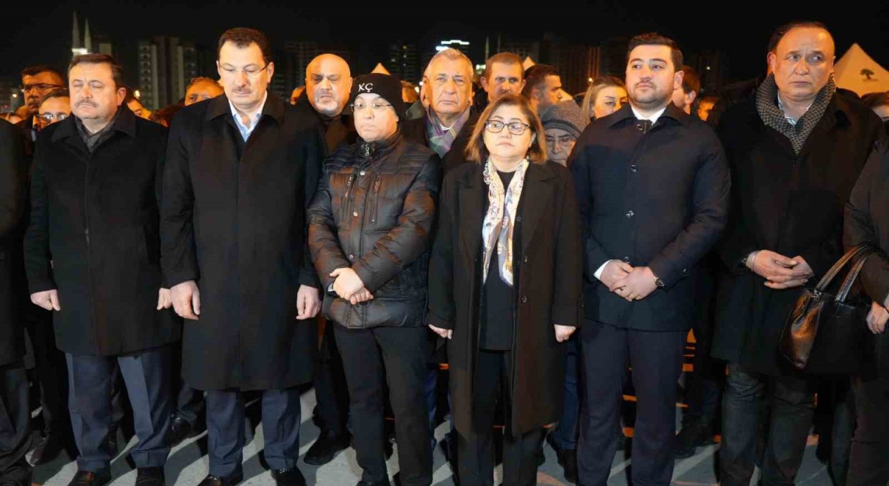 Gaziantepte deprem şehitleri için sessiz yürüyüş ve anma programı