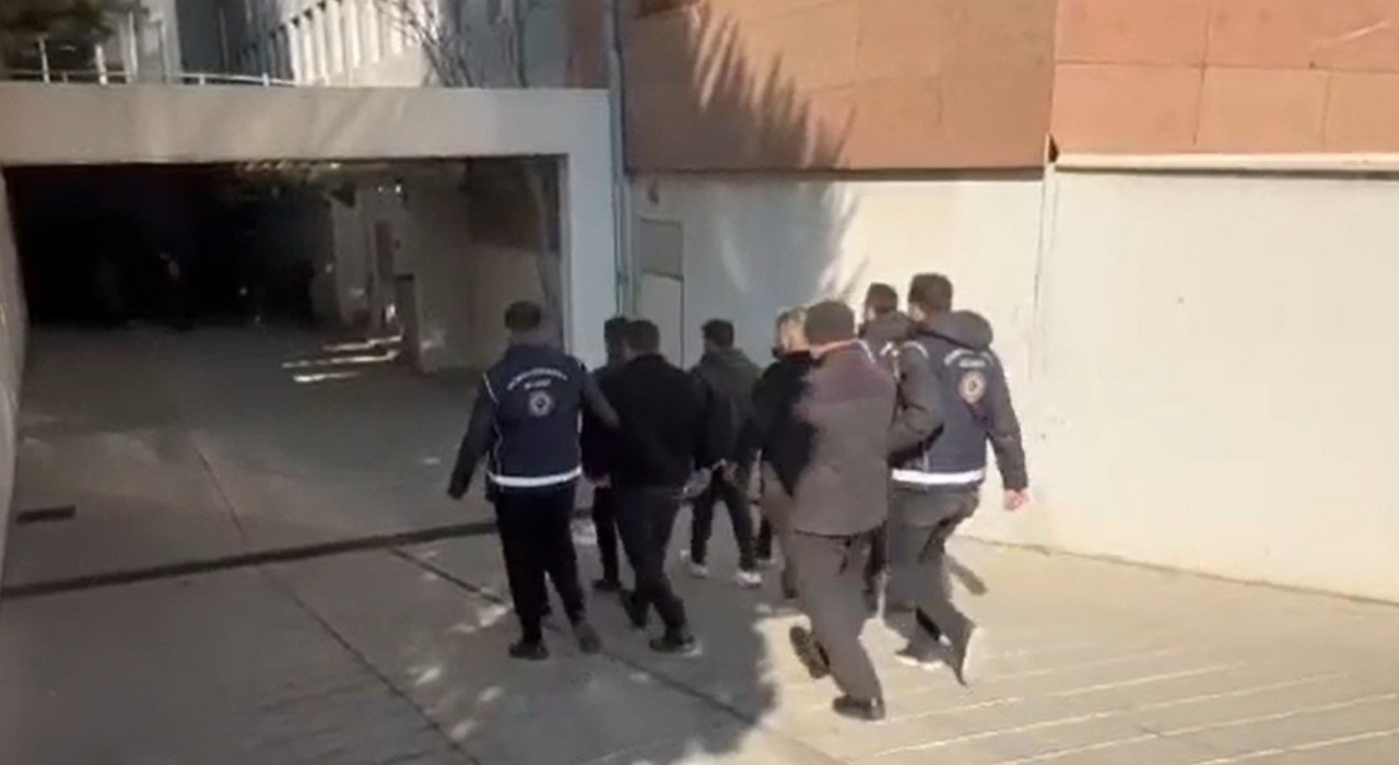 Gaziantepte göçmen kaçakçılığı operasyonu: 5 gözaltı