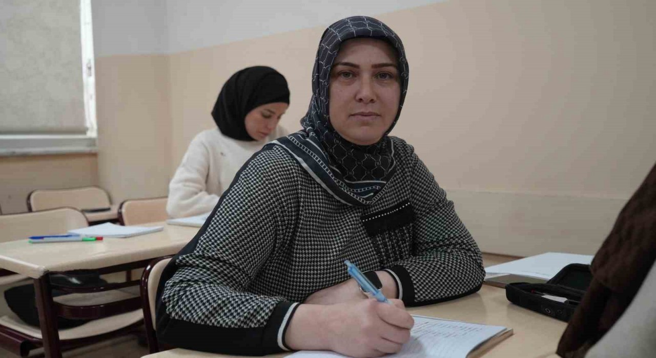 Gaziantepte kadınlar ücretsiz yabancı dil kursuyla kendini geliştiriyor
