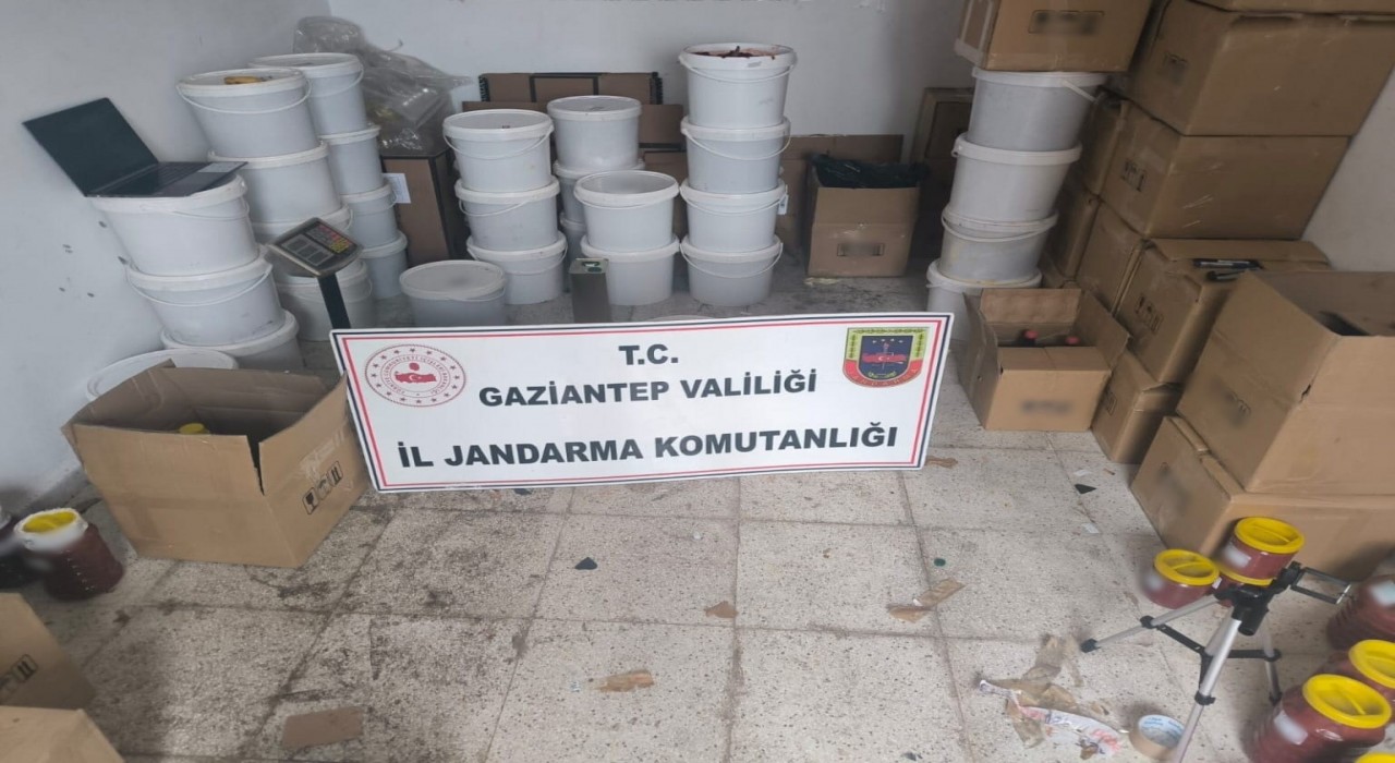 Gaziantepte sahte salça ve zeytinyağı operasyonu: 1 gözaltı