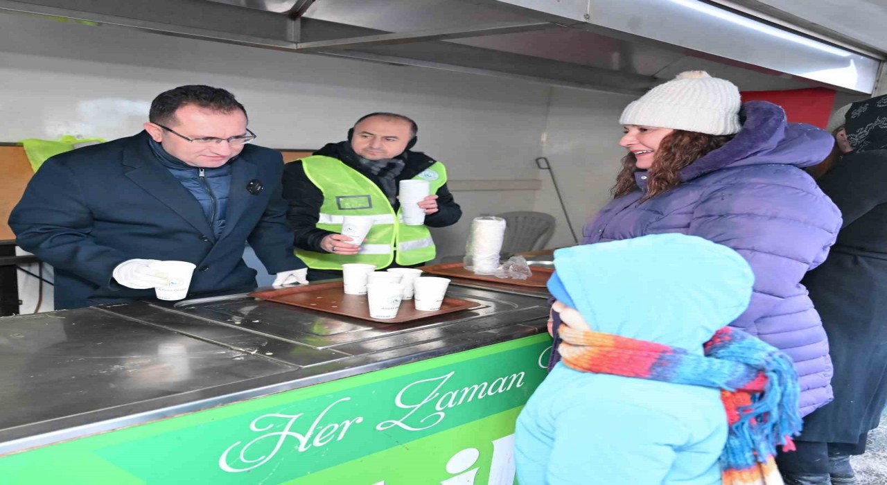 Gaziosmanpaşada soğuk havalarda 2 bin kişiye sıcak çorba ikramı