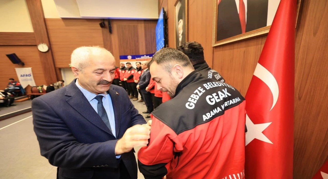 Gebzenin kahramanları GEAK ekibine akreditasyon sertifikası