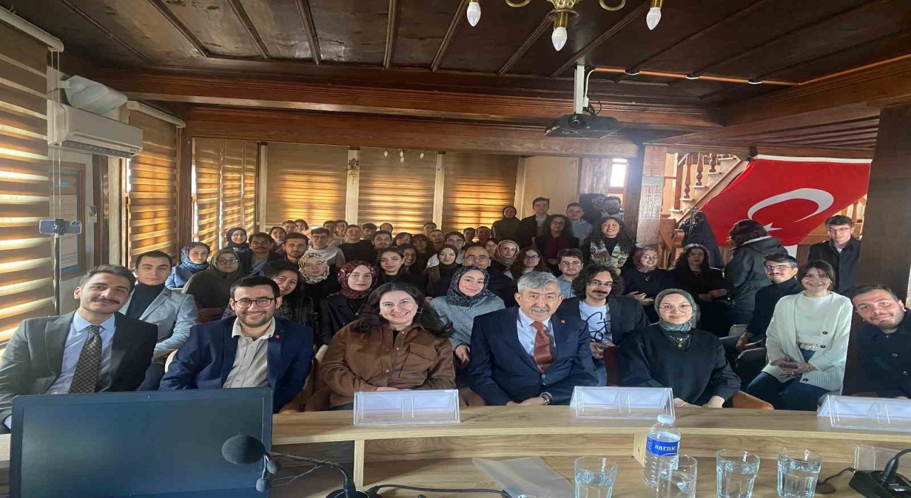 Gençler; okuyor, düşünüyor, konuşuyor, ‘Bilgi Şöleni tamamlandı