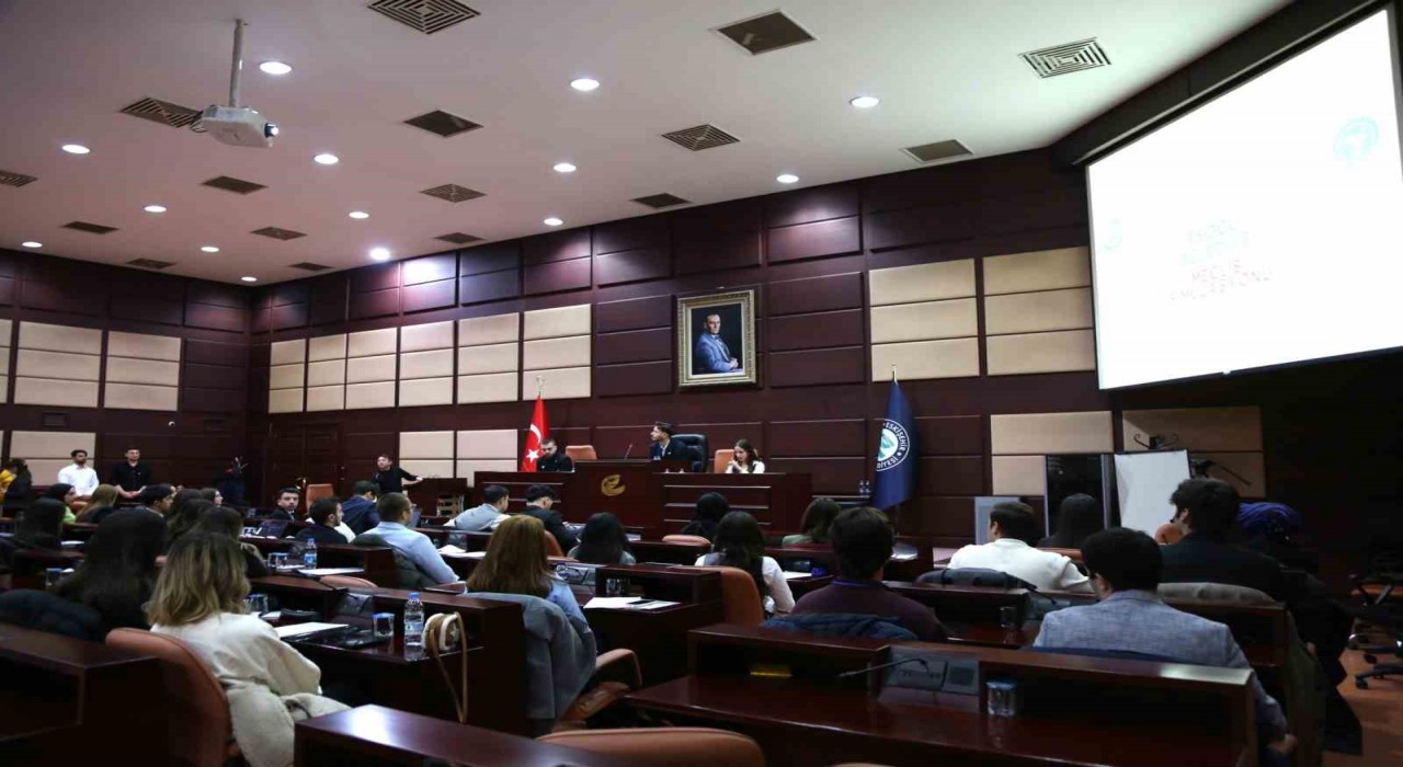 Gençler yerel yönetim deneyimi kazandılar
