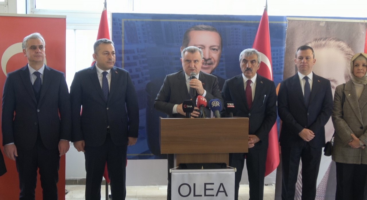 Gençlik ve Spor Bakanı Osman Aşkın Bak: Kredi Yurtlar Kurumu olarak 1 milyondan fazla depremzedeyi misafir ettik