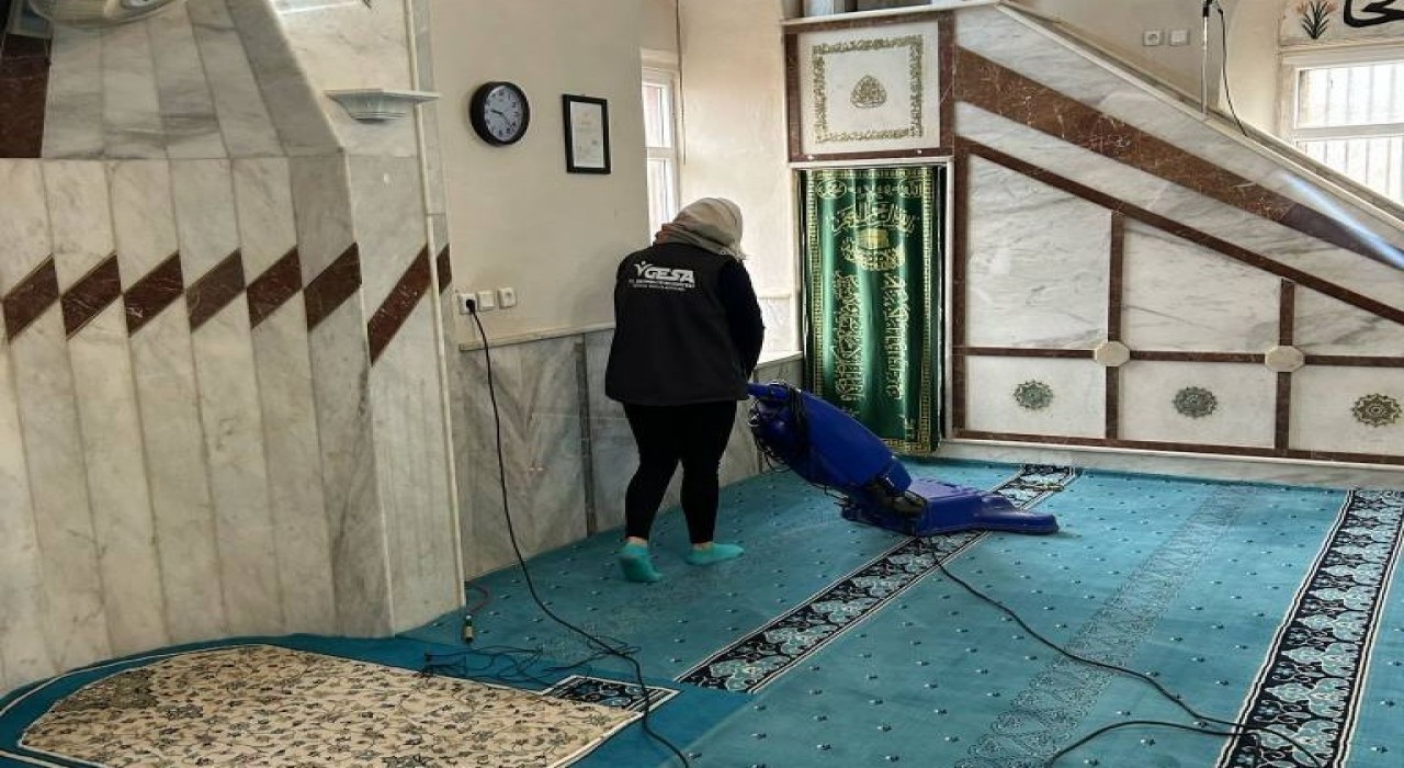 Germencikte camilerde temizlik çalışması gerçekleştirildi