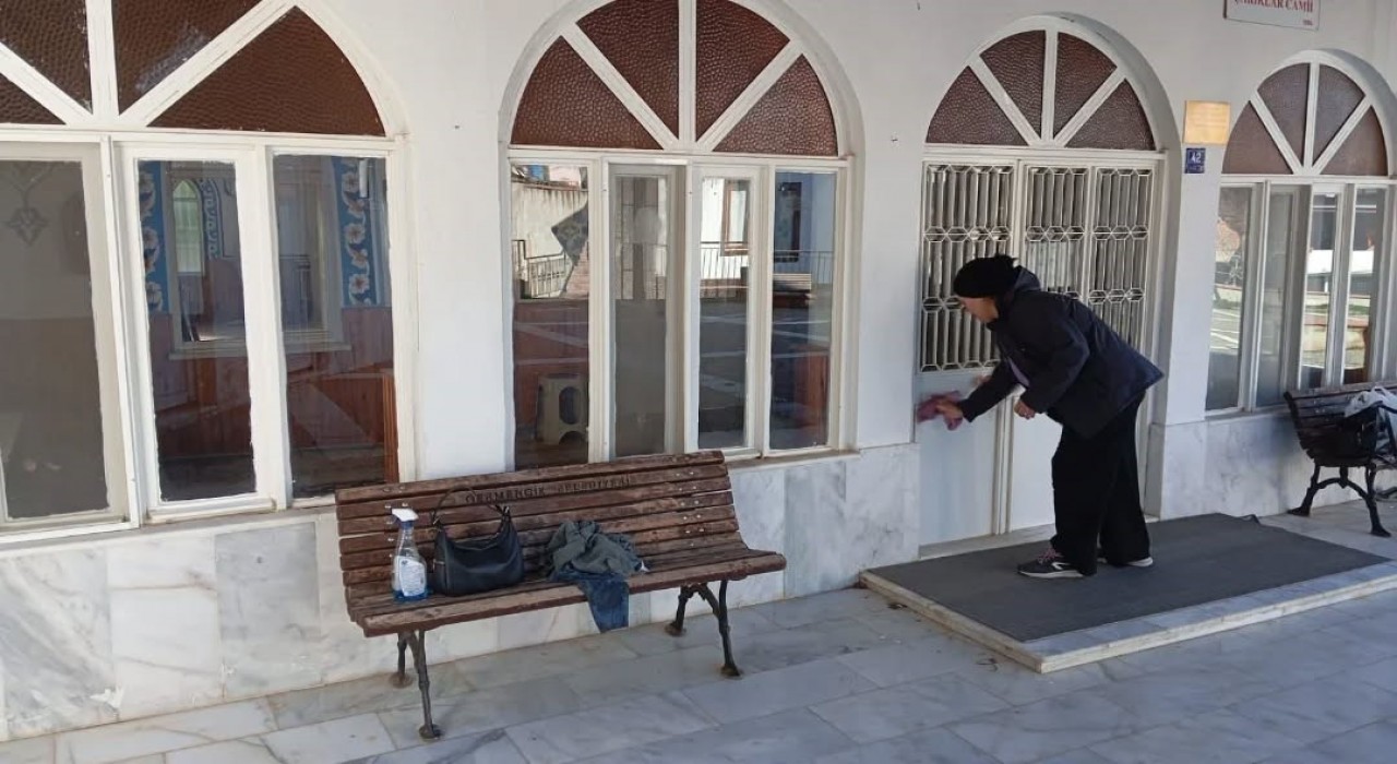 Germencikte Ramazan ayı öncesi camiler temizlendi