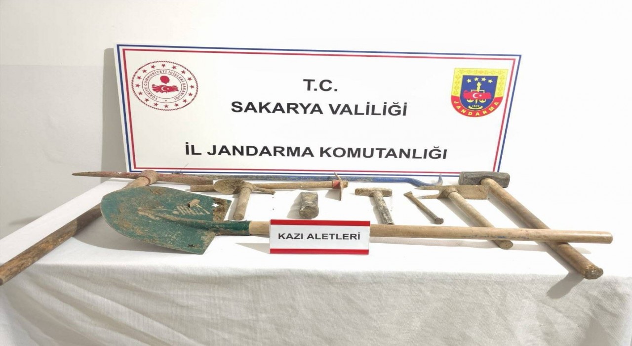 Geyvede ormanlık alanda kaçak kazı yapan 6 kişi yakalandı