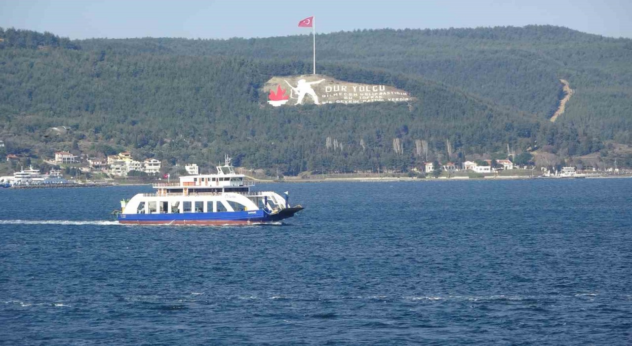 Gökçeadaya feribot seferlerine fırtına engeli
