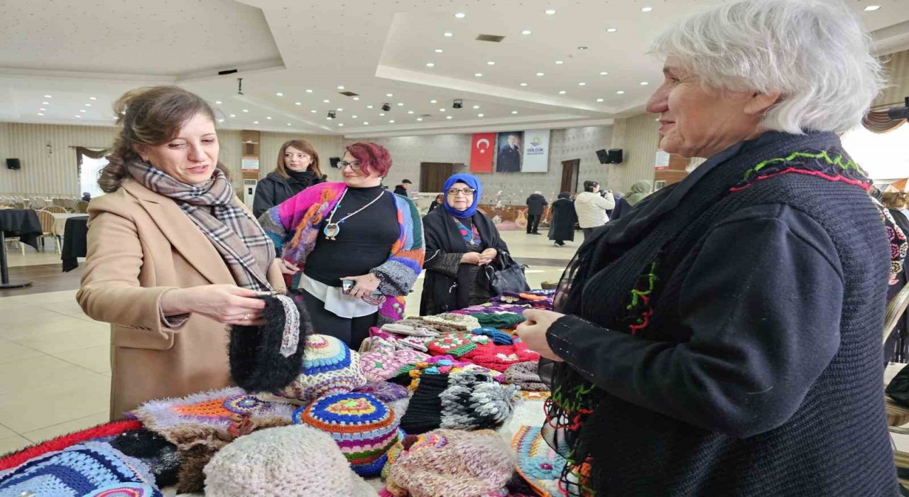 Gölcükte örgü festivali