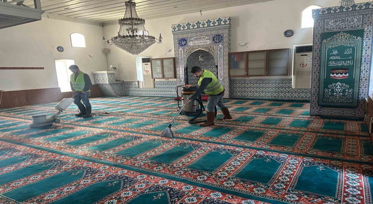 Gömeçte Ramazan ayı öncesinde camilerde temizlik seferberliği