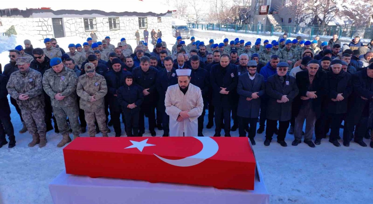Tatvan’da Kuzey Irak’ta Şehit Olan Güvenlik Korucusu Defnedildi