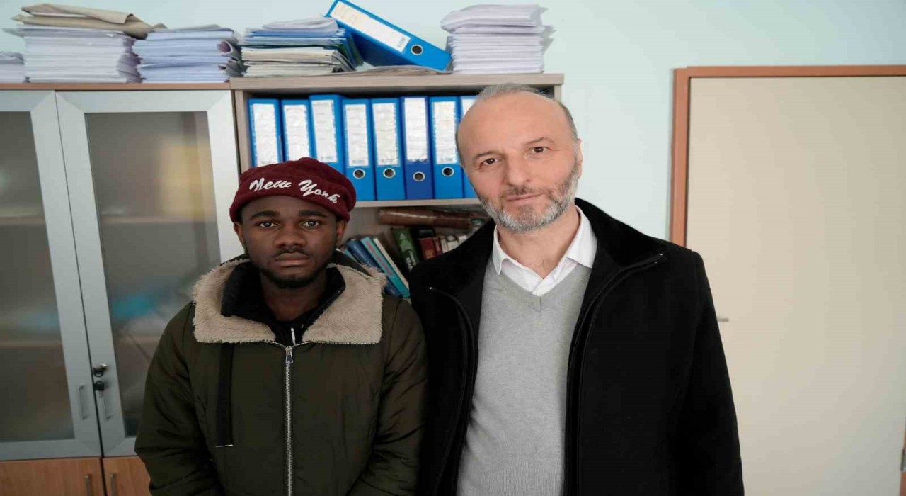 Gümüşhanede Kamerunlu üniversite öğrencisi Ramazan ayına müslüman olarak giriyor