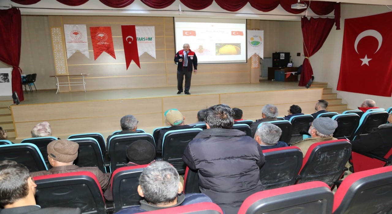 Hadimde çiftçi eğitim toplantısı düzenlendi
