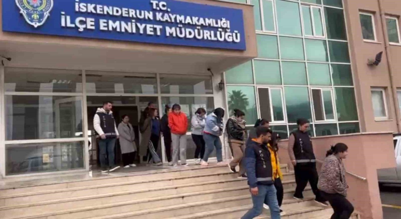 Hatayda masaj ve SPA salonlarına operasyon: Kaçak çalışan 20 yabancı uyruklu kadın tespit edildi
