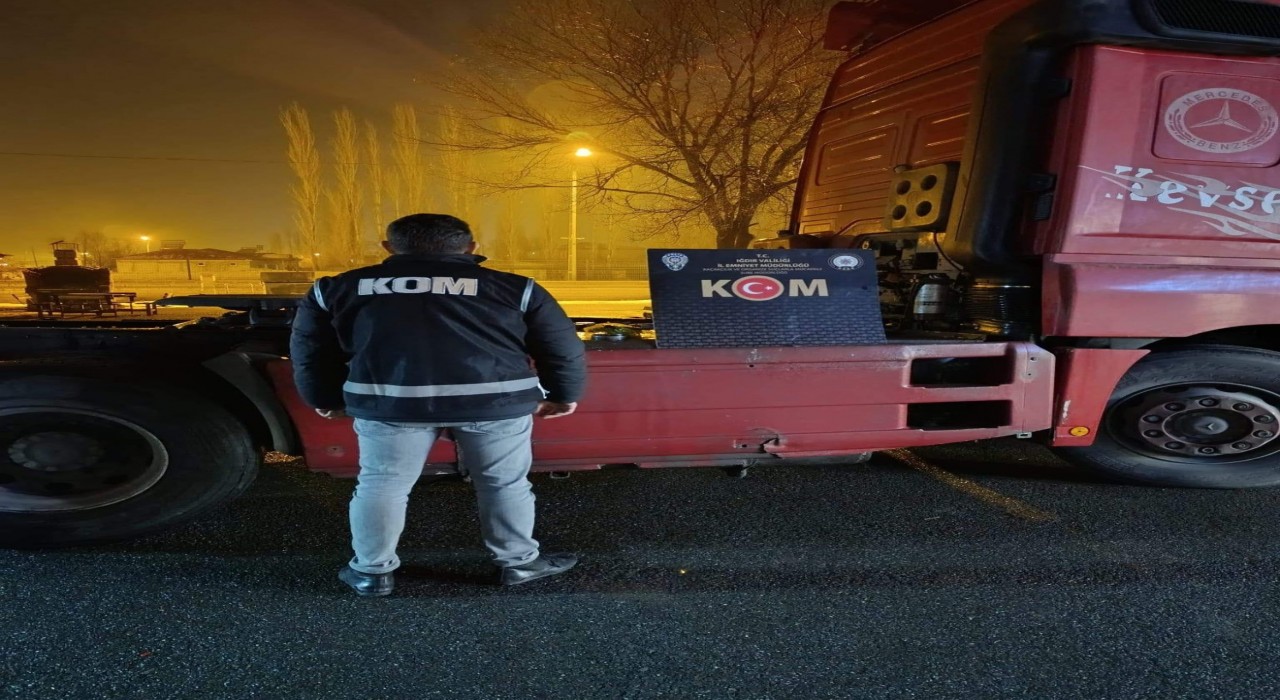 Iğdırda bin 764 litre gümrük kaçağı akaryakıt ele geçirildi