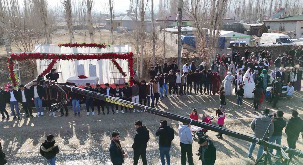 Iğdırda kış mevsiminin güzel geçmesi bahçe düğünlerine ilgiyi artırdı
