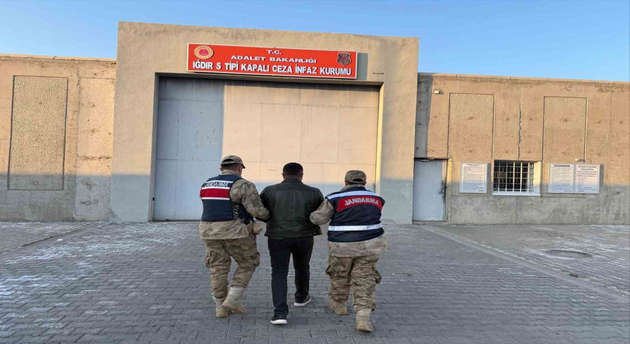 Iğdırda uyuşturucu ve silah kaçakçılığına yönelik operasyon: 1 kişi tutuklandı