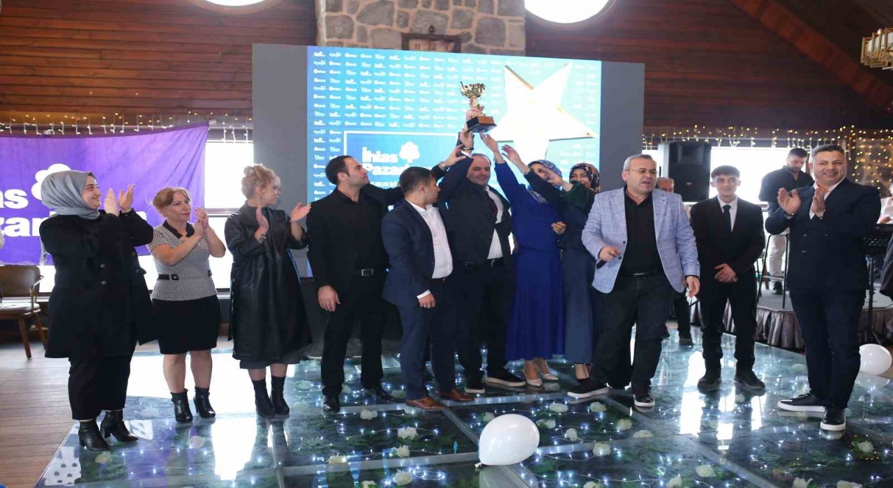 İhlas Pazarlama başarılı ofis ve personellerini ödüllendirdi