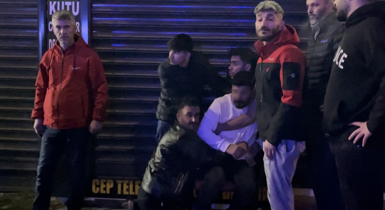 İki esnafın tartışmasında bıçaklar konuştu : 2 yaralı