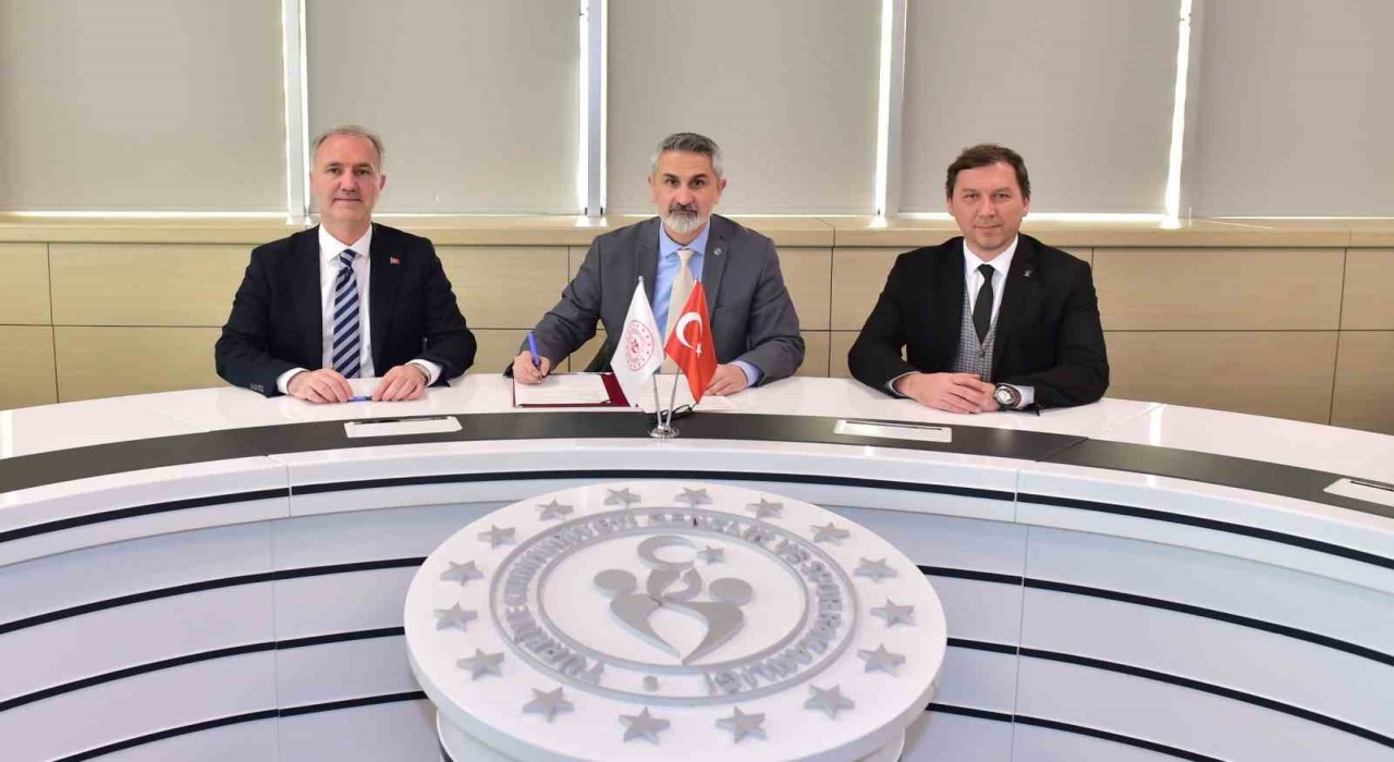 İnegölün yeni havuzu için imzalar atıldı