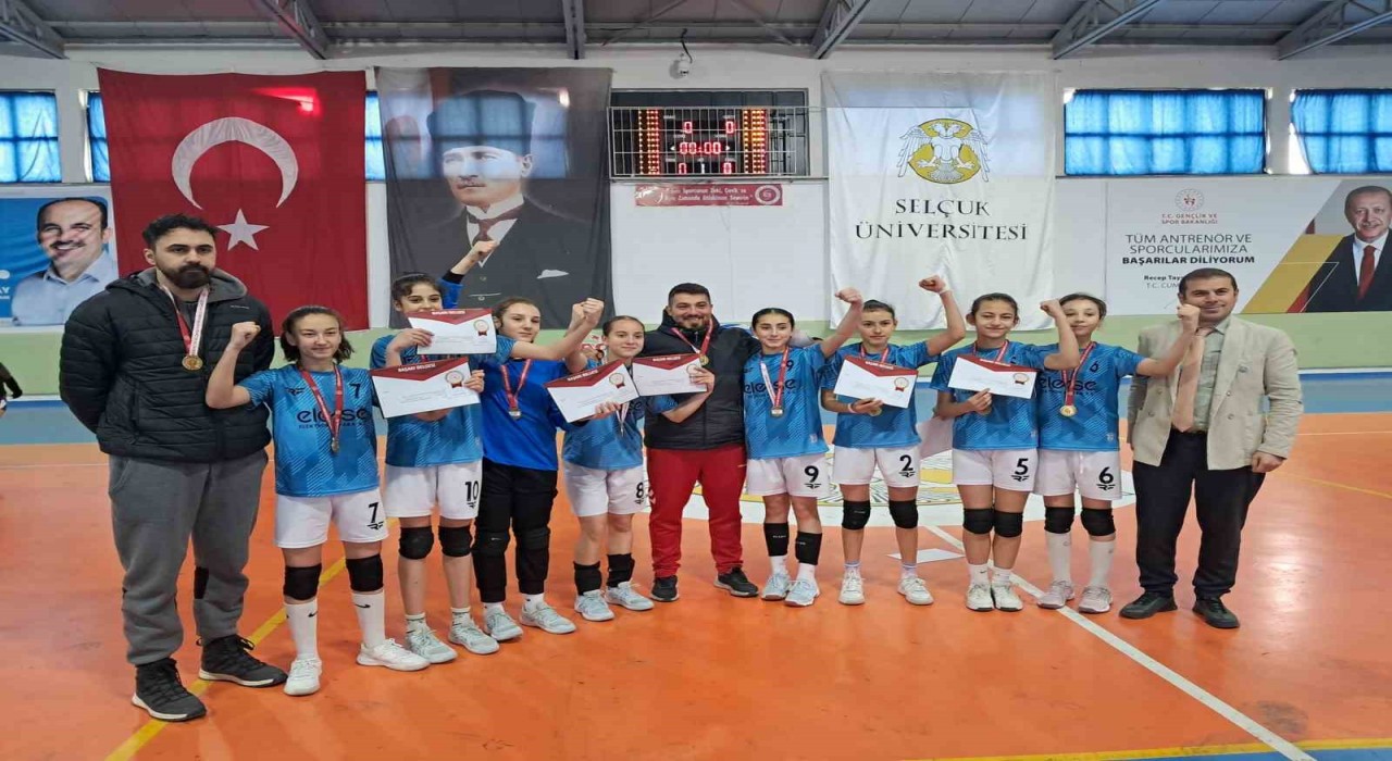 Işıklar Şeker Ortaokulu Hentbol Takımı Türkiye finallerinde