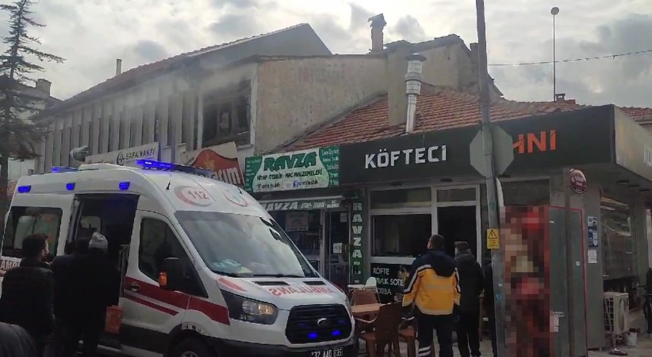 Ispartada ev yangını itfaiye ekiplerince söndürüldü