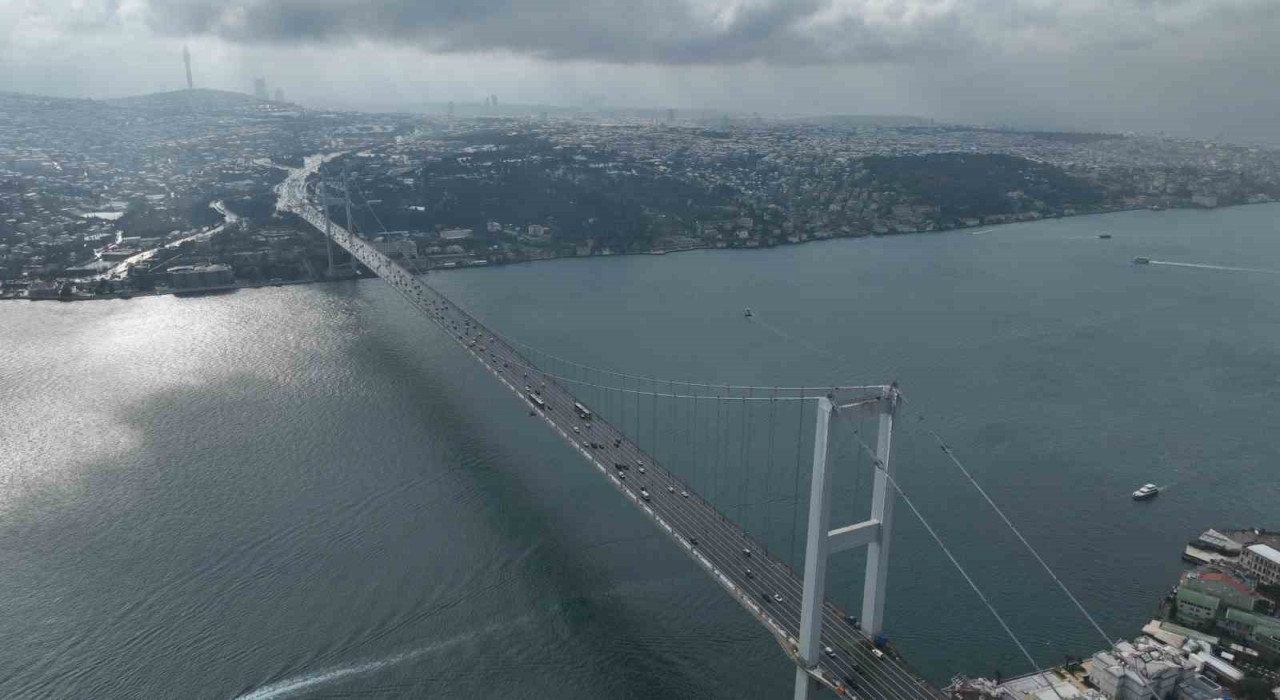 İstanbul Boğazında kar manzarası