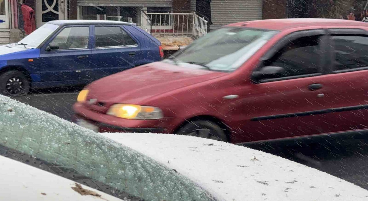 İstanbulda beklenen kar yağışı başladı