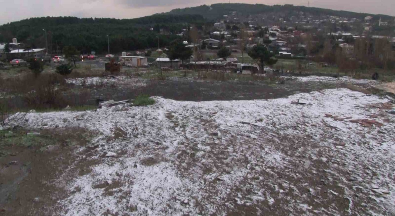 İstanbulda beklenen kar yağışı etkili oldu